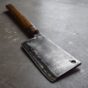 antique-vintage-early-1900s-large-butcher-axe-cleaver-knife-kitchen-decor-macabre-curiosity-oddity (1)