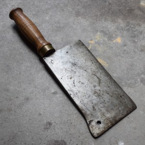 antique-vintage-20s-butcher-knife-axe-cleaver-tool-butching-iron-kitchen-decor (1)