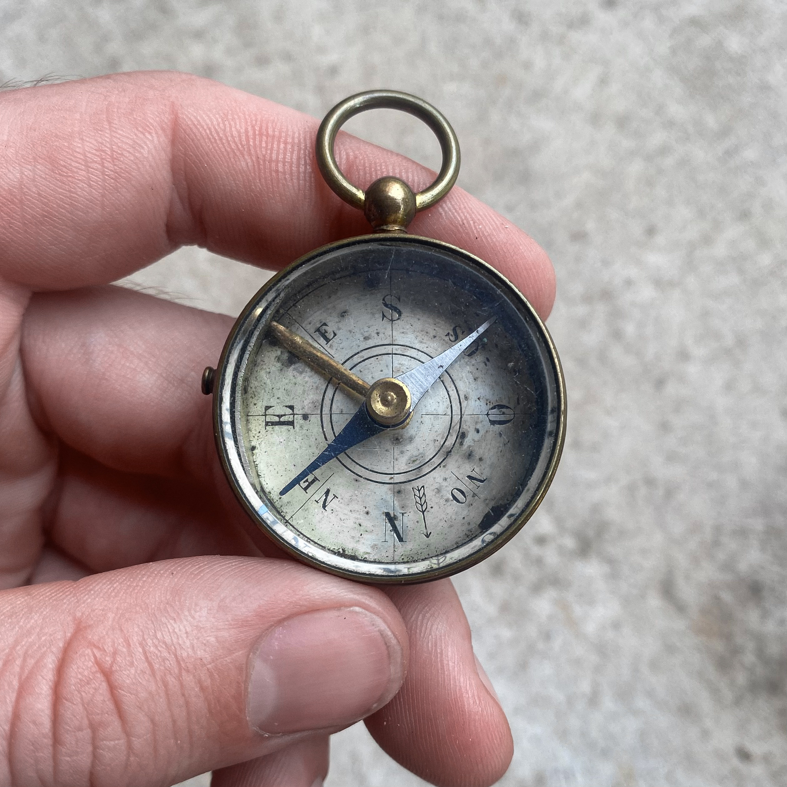 antique-vintage-early-1900s-french-pocket-field-compass-gear-hiking-bushcraft-decor-pendant-jewelry-gift-collection-roots-revived (2)