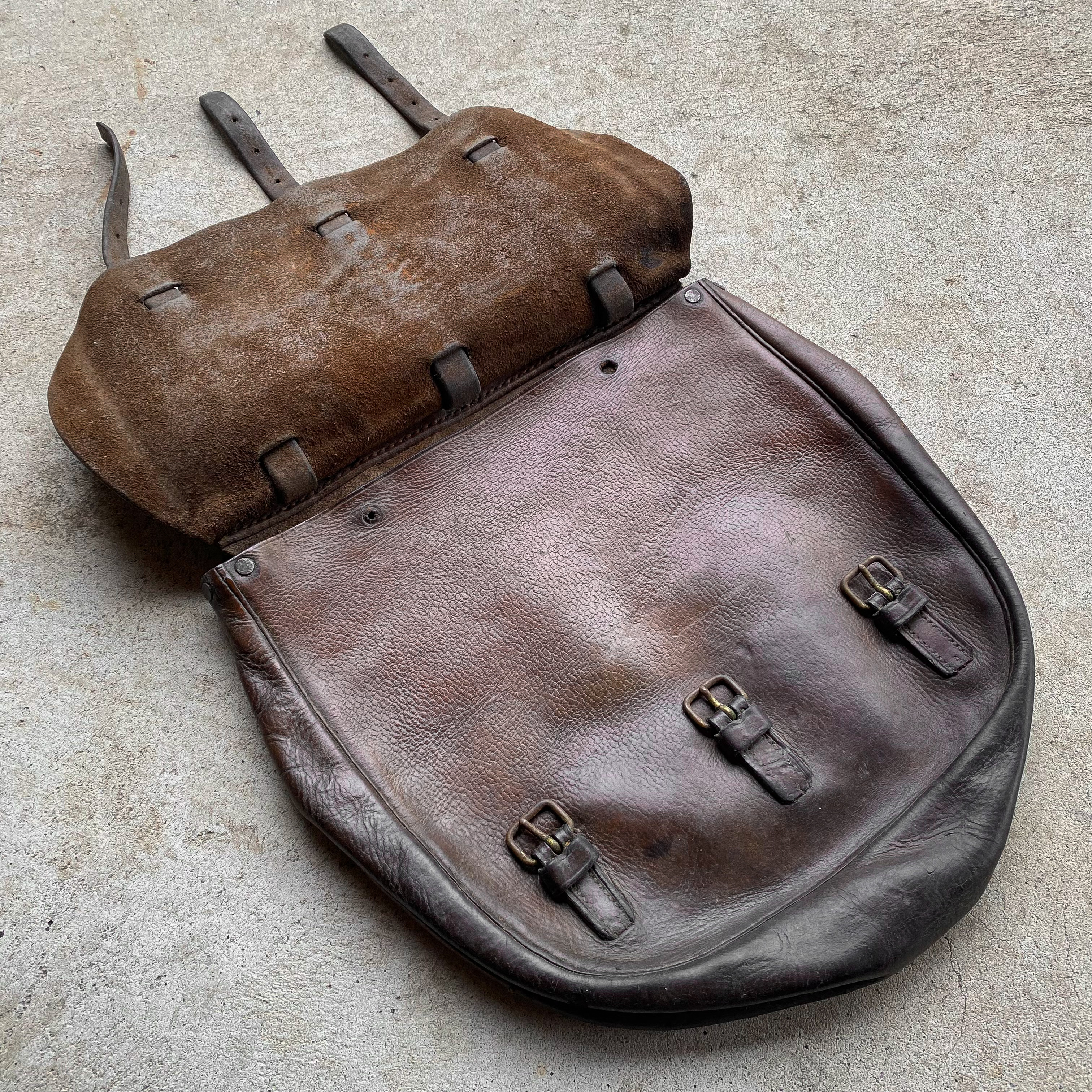 vintage-40s-1940s-WWII-US-army-military-leather-cavalry-riding-horse-saddle-bags-brown-rugged-biker-motorcycle-roots-revived (7) Antique Vintage Early 1900s WWI US Cavalry Military Army Leather Saddle Bag Brown Biker Motorcycle Riding Rugged