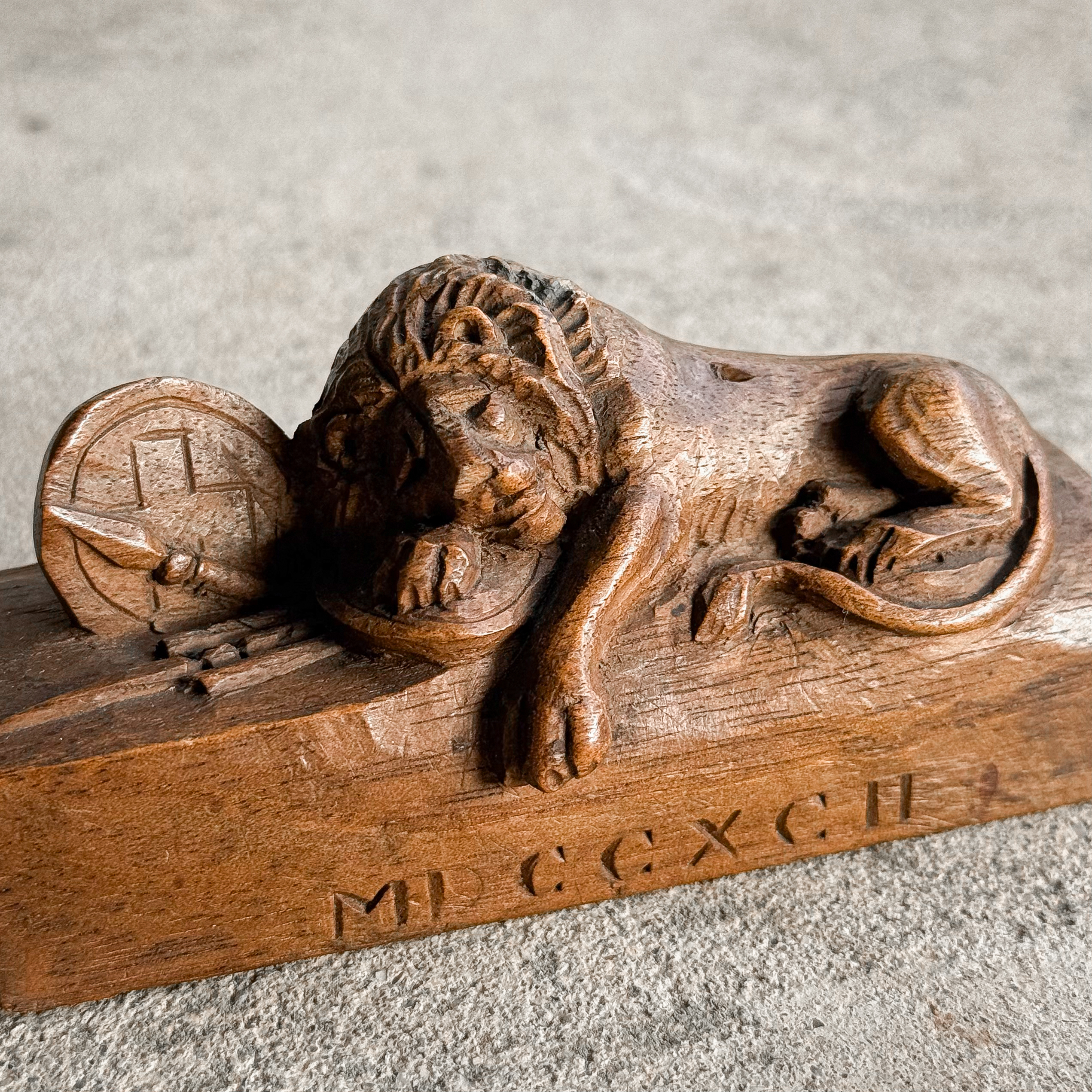 Antique Vintage Early 1900s Swiss Black Forest Folk Art Wooden Carving of Lowendenkmal Lion Luzern Decor Curiosity Sculpture Collection