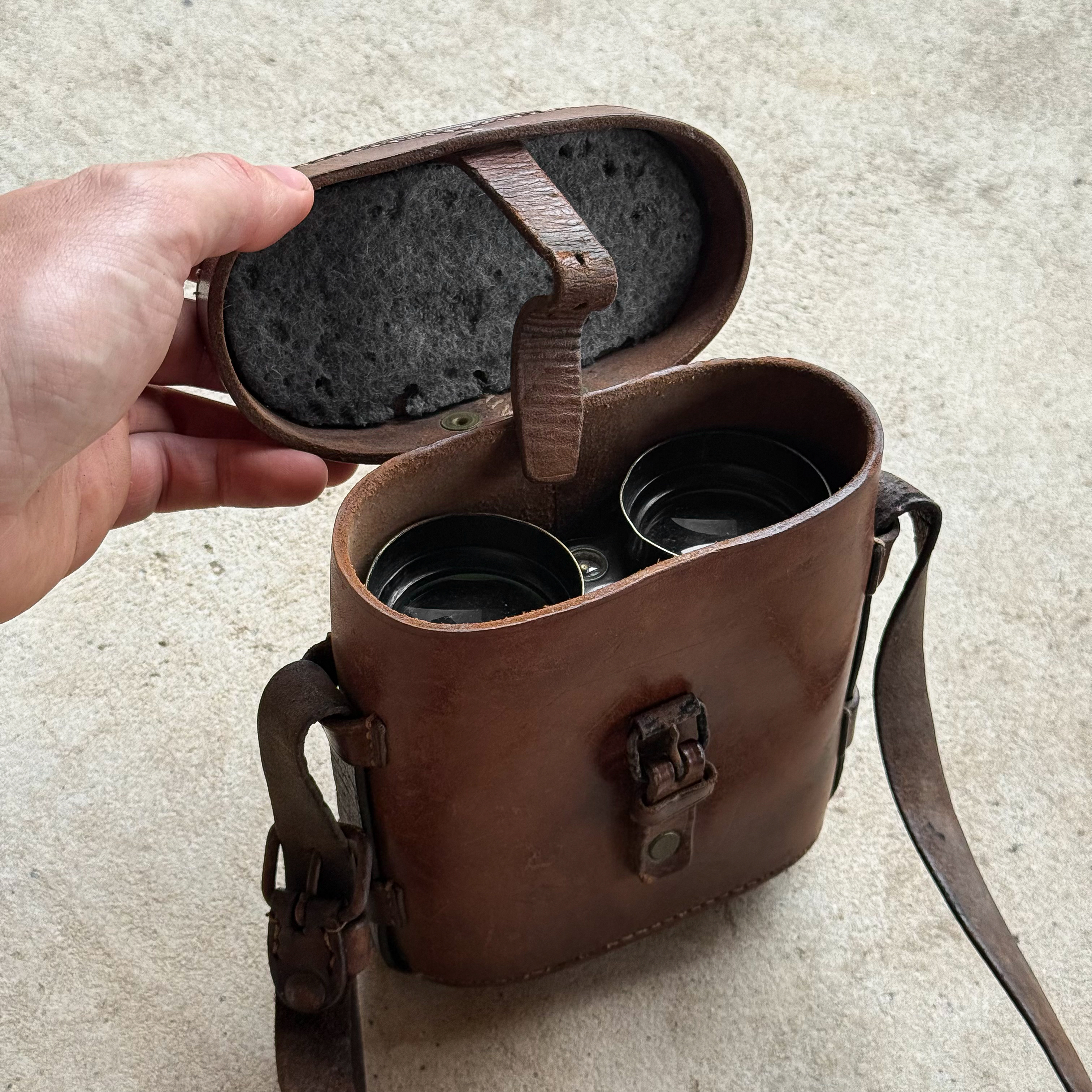 antique-vintage-early-1900s-french-binoculars-leather-case-gear-collection-decor-gift (20)